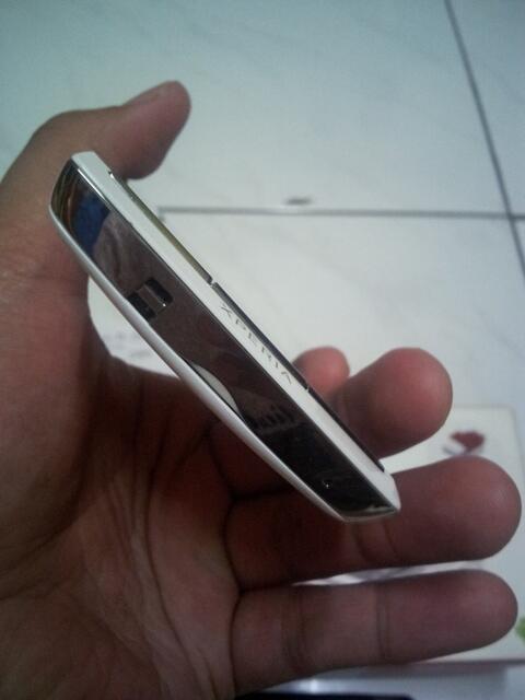 Sony Experia Arc S Lt18i white (putih)