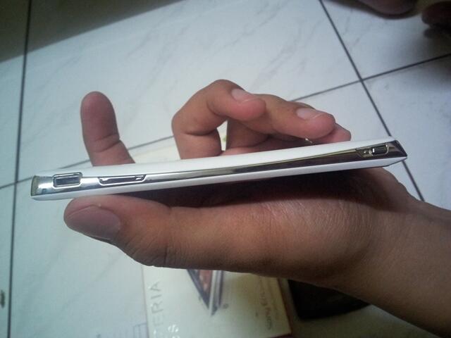 Sony Experia Arc S Lt18i white (putih)