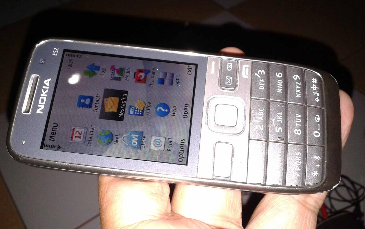 WTS nokia E52 langka kolektor item mulus fullset all ori solo surakarta karanganyar