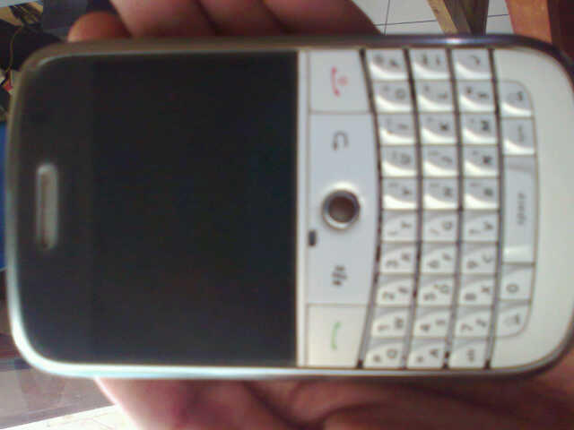 BU Bold 9000 White Semarang (pengen ganti Android)