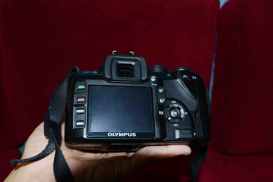 Jual 1 Unit Kamera Olympus E510 (double lensa = Kit+Tele)