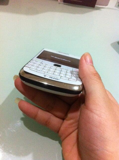 SOLD BLACKBERRY ONYX 2 - 9780 white MESIN BAGUS - MASI GARANSI