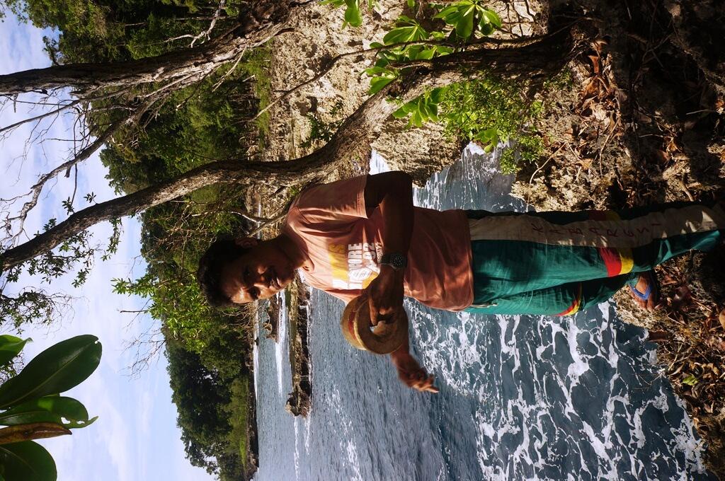BER 13 EKSPEDISI PANTAI SAURI DISTRIK ORIDEK, BIAK TIMUR, PAPUA &#91;SERBA 13&#93;