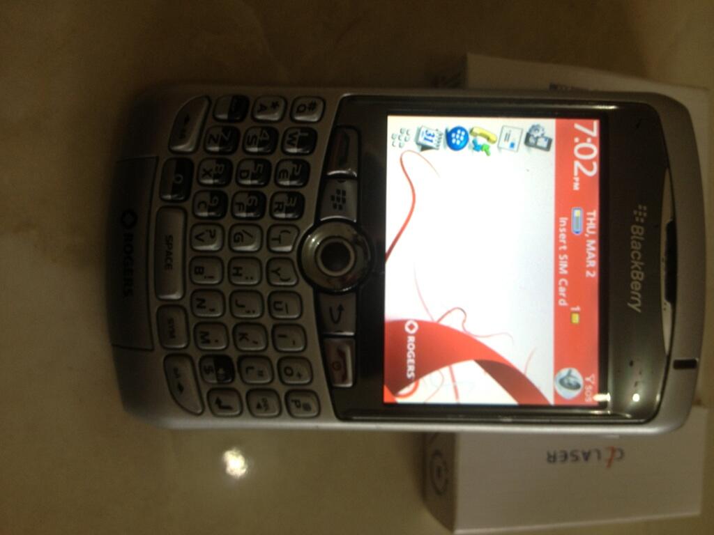 jual blackberry 8310 kondisi chasing 89% garansi pin dan mesin 1 tahun bandung!!