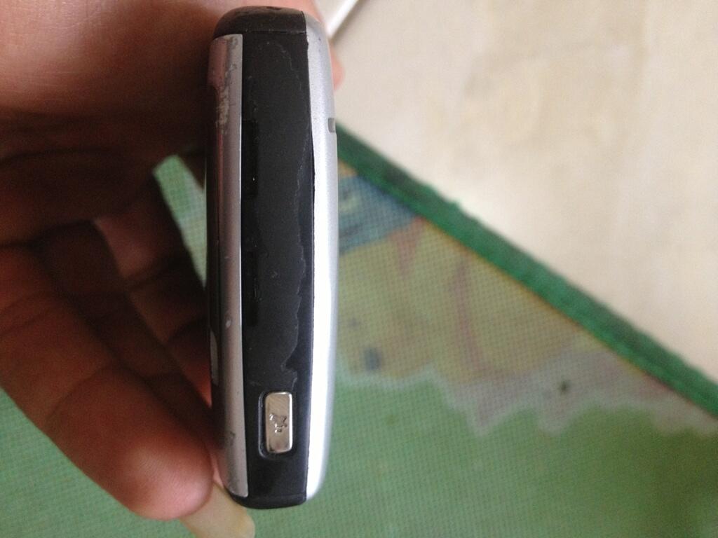 jual blackberry 8310 kondisi chasing 89% garansi pin dan mesin 1 tahun bandung!!