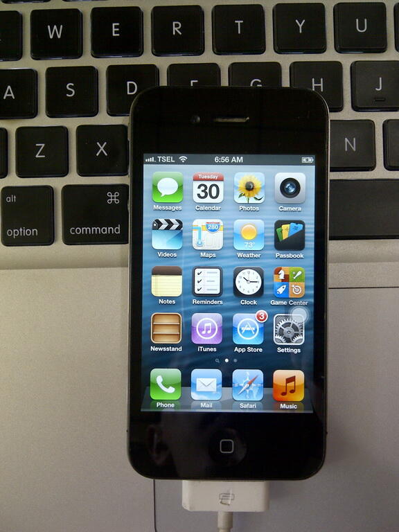 iPhone 4 16 GB Factory Unlock