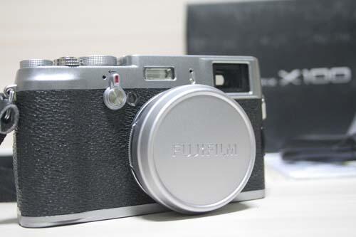 Dijual Cepat FujiFilm X100 + Extra Battery