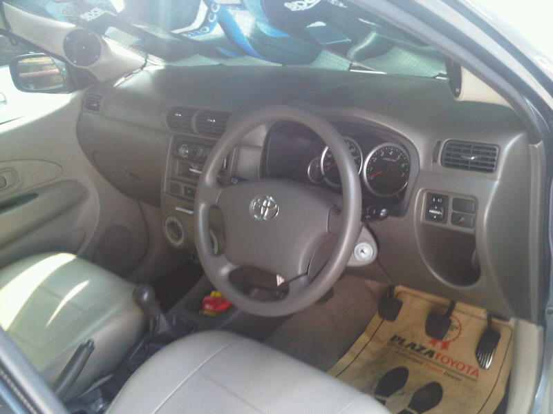 AVANZA G M/T 2010 Dark Grey