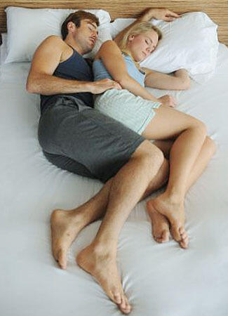 == Arti Posisi Tidur Anda dan Pasangan ==
