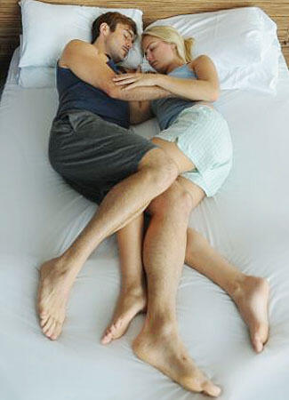 == Arti Posisi Tidur Anda dan Pasangan ==