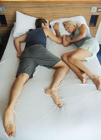 == Arti Posisi Tidur Anda dan Pasangan ==