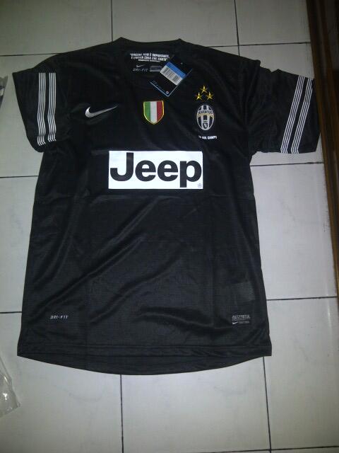 wts jual jersey klub season 12/13 kw thailand. ready stock. murmer gan!