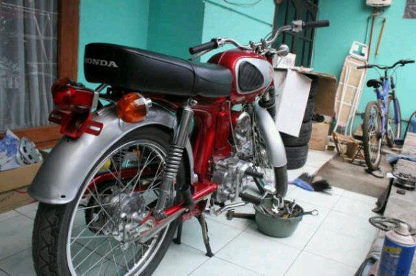 Terjual MOTOR  ANTIK  HONDA  S 90  Th 69 CB 200 Th 96 