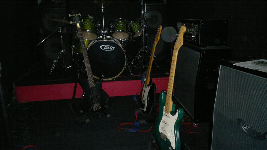 jual alat musik band surabaya