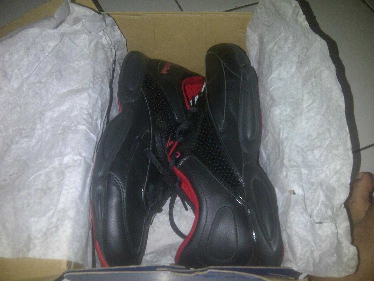For Sale Reebok Racehound & Reebok Studio beat low II (MURAHH)