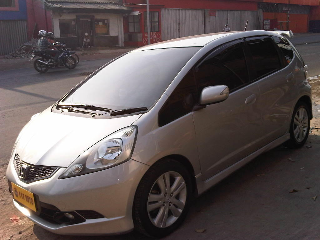 HONDA JAZZ RS AT 2009 SILVER METALIK