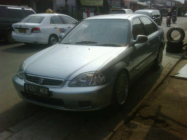 For sale Honda Civic Ferio th 2000 AT Silver