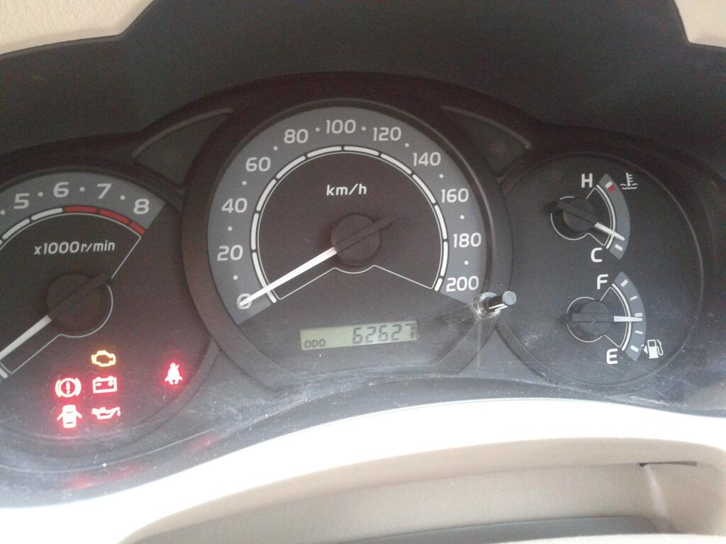 Dijual INNOVA 2004 G at 2000cc silver..MULUS BAGUS MURAH