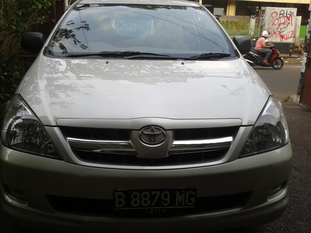 Dijual INNOVA 2004 G at 2000cc silver..MULUS BAGUS MURAH