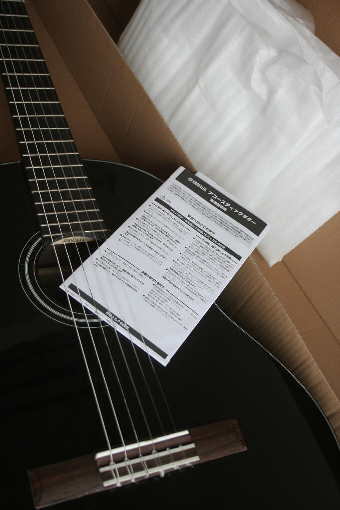 Terjual Gitar Yamaha C40 Black Second Kondisi Sangat Bagus 