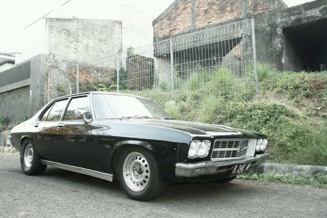 Menjual Segala Macam Mobil