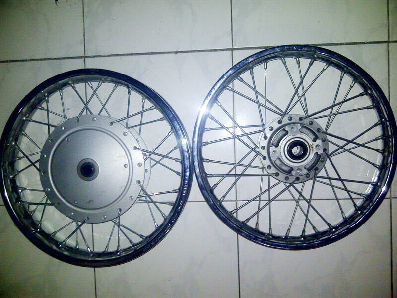 WTS : JOGJA - Jual Velg Jeruji / Jari - Jari ukuran 14 Ori Mio CW mulus baru 4x pakai
