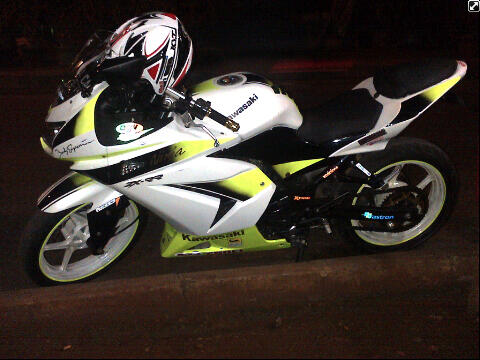 ***Jual Motor Ninja 250 Putih Hijo Sudah di Modif Cekidot***
