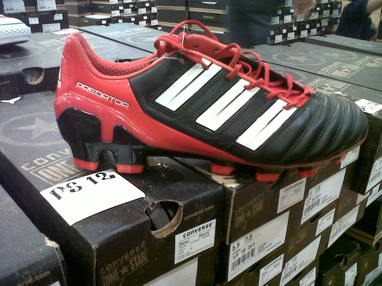 jual sepatu bola adidas Predator dan Reebok Clasic Hudson Mid (ORIGINAL) ! Jakarta