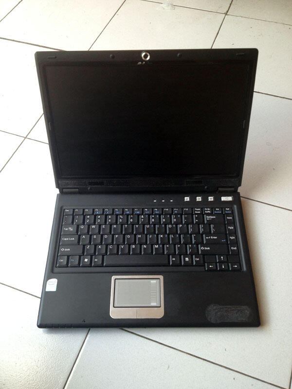 LAPTOP / leptop AXIOO M54V