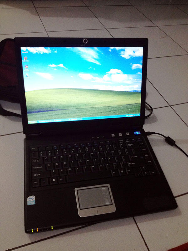 LAPTOP / leptop AXIOO M54V