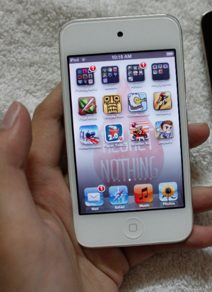 JUAL iPod Touch 4 second murah!!!