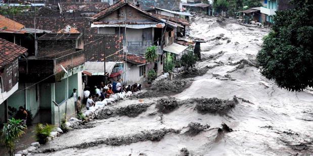 Sungai Ditengah Kota yg Tetap Bersih, utk Wisata dan di Indonesia !!!!