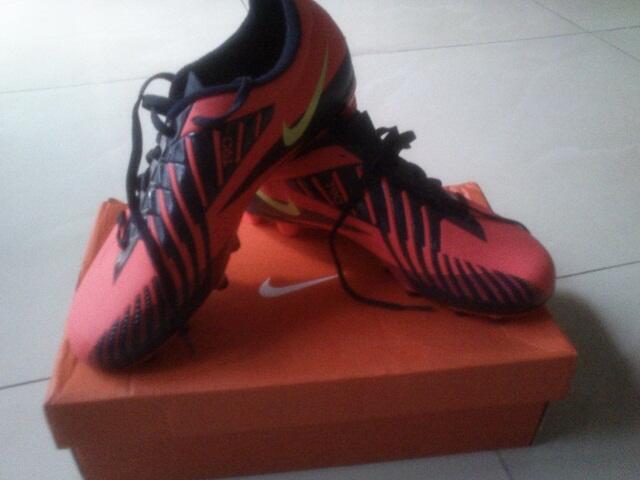 SEPATU BOLA NIKE T90 EXACTO IV FG ORIGINAL..NEW..