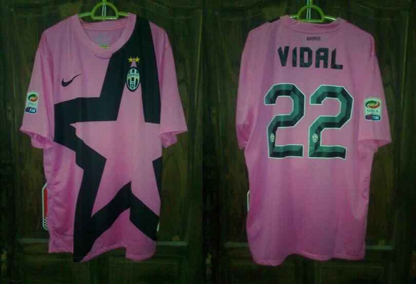 Juventus Away Musim 2011-2012