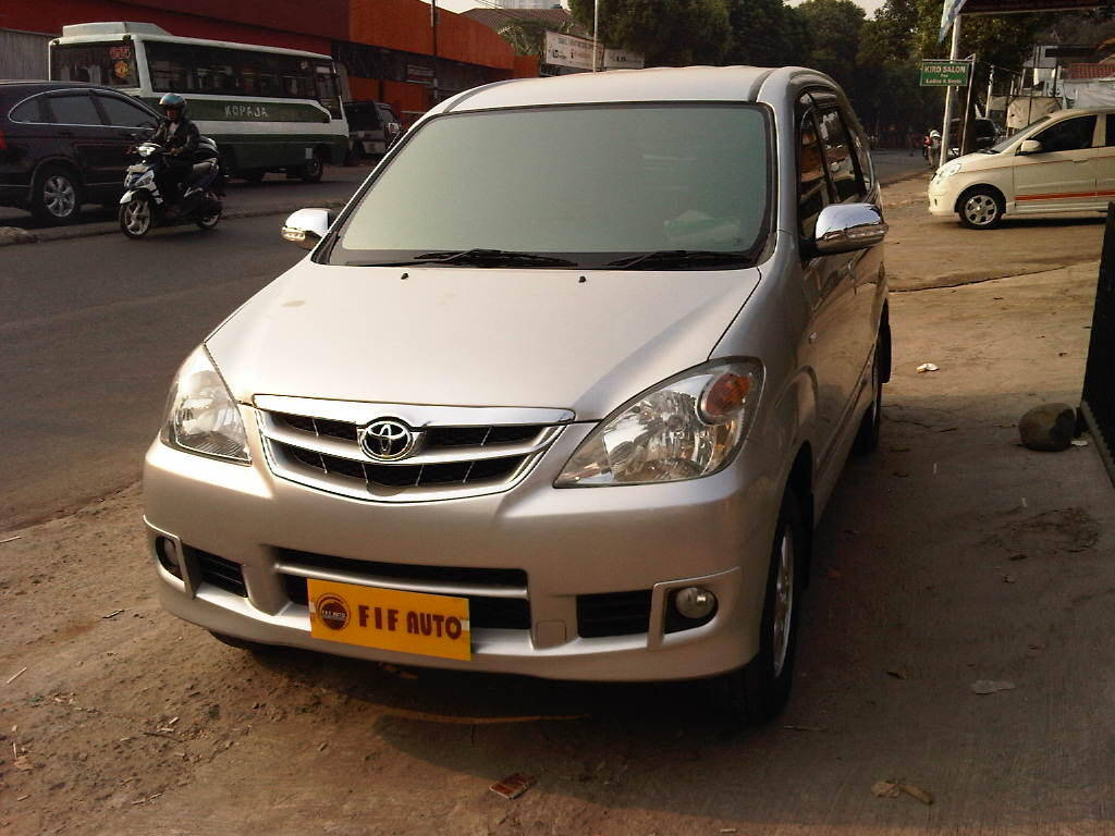 TOYOTA AVANZA 1.3 G AT 2010 SILVER METALIK