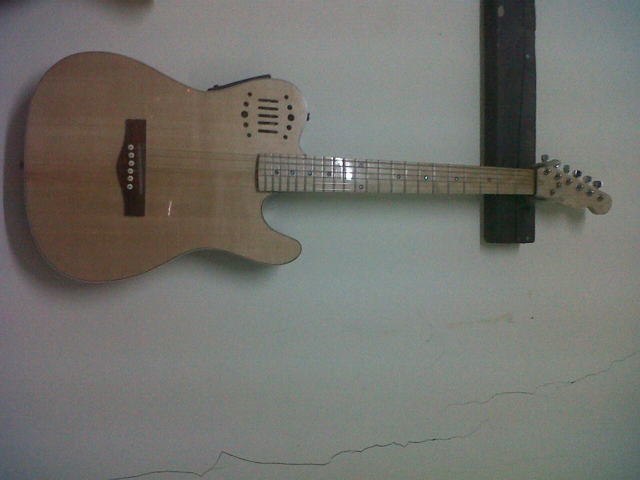 &#91; GITAR KEREN &#93; !! BUATAN SENDIRI , SUMPAH GA NYESEL LIHAT. Gimana menurut agan???? 