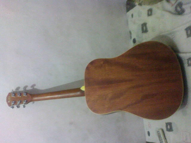 mohon bantuan buat sesepuh yang banyak tau tentang gitar