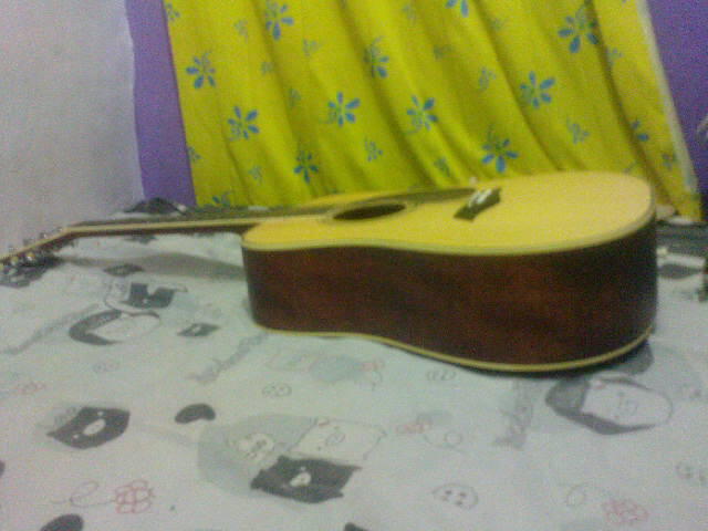 mohon bantuan buat sesepuh yang banyak tau tentang gitar