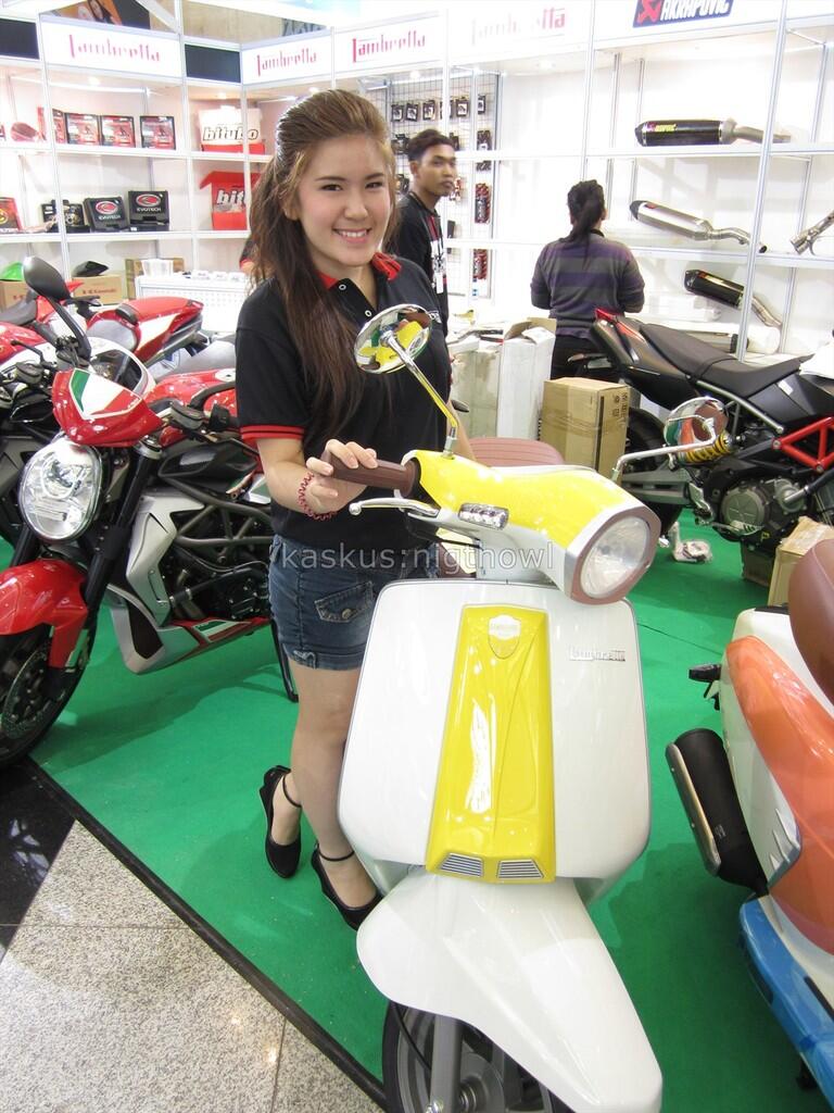 Photo-photo Jakarta Motor Show 2012