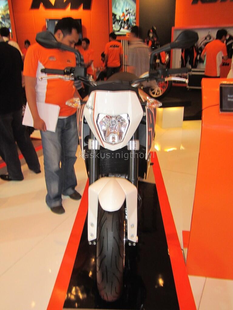 Photo-photo Jakarta Motor Show 2012