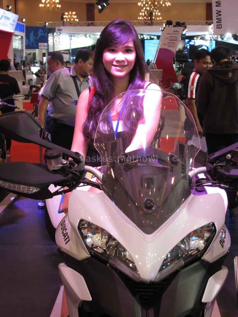 Photo-photo Jakarta Motor Show 2012