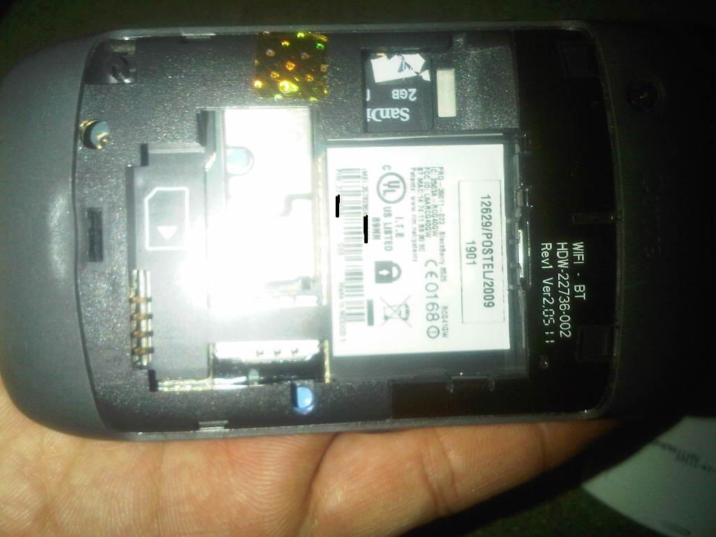 DIJUAL BLACKBERRY GEMINI 8520 WHITE GARANSI SELLULAR SHOP
