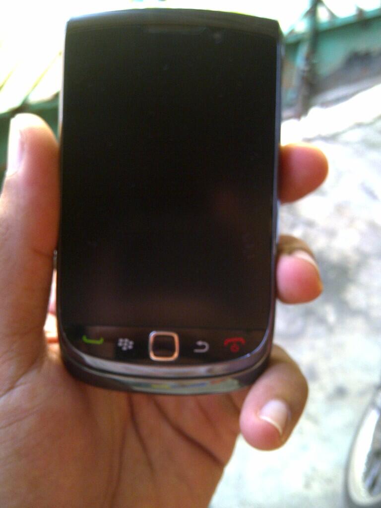 bb torch 9800,istimewa,garansi ctn masih panjang