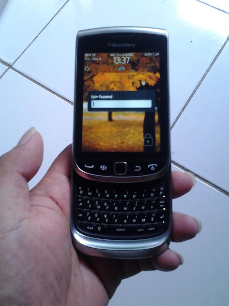 WTS BLACKBERRY TORCH 9810 a.k.a JENINGS (torch 2)