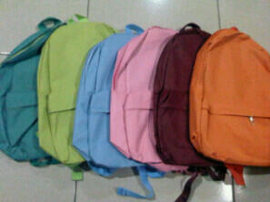 Tas Kanvas Murah Meriah dalam 21 Pilihan Warna!