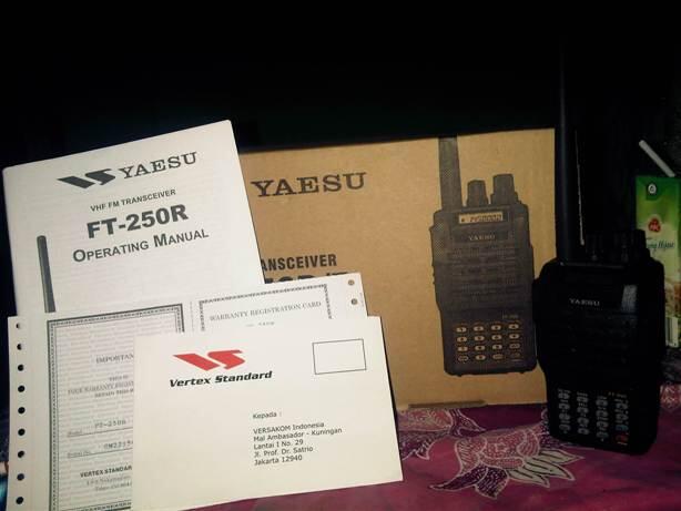 HT YAESU FT250R