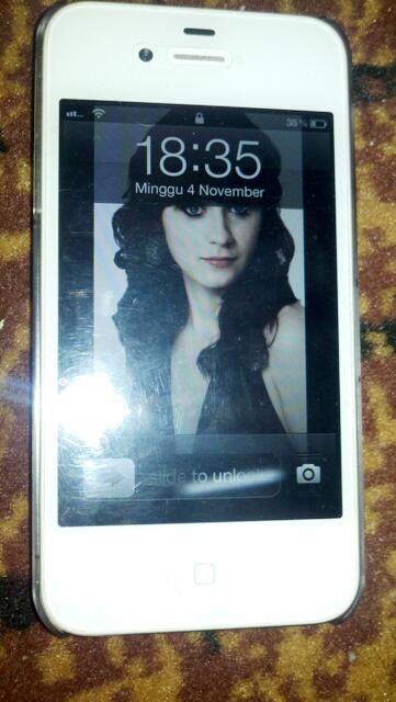 Iphone 4 CDMA Like New Garansi Terima TT Malang