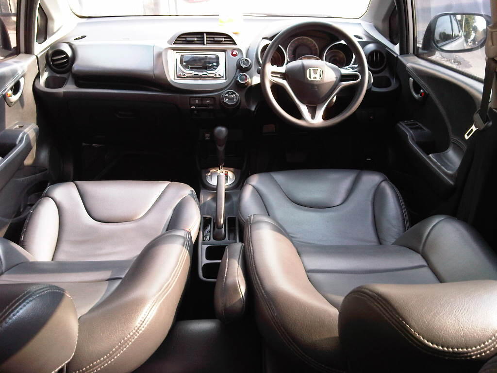 HONDA ALL NEW JAZZ RS AT 2009 SILVER METALIK