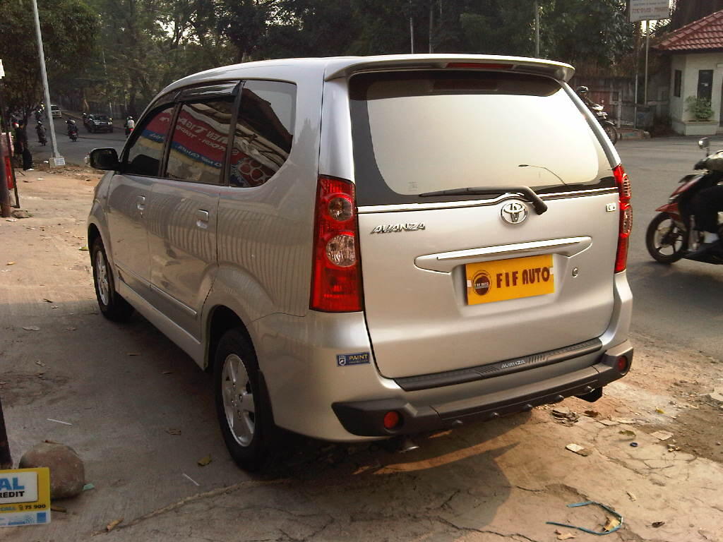 TOYOTA AVANZA 13 G AT 2010 SILVER METALIK