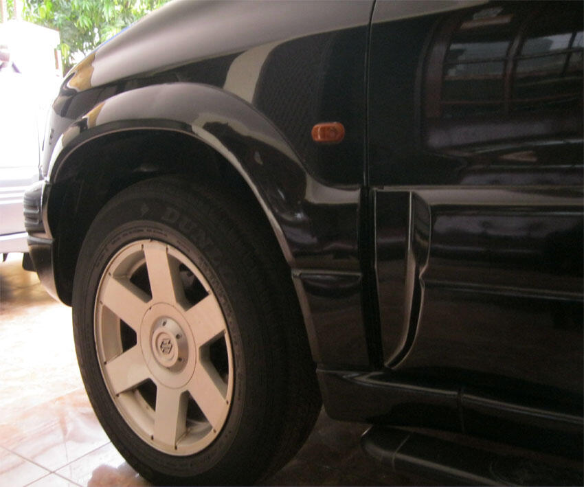 SUZUKI ESCUDO 1.6 TAHUN 2005 WARNA HITAM